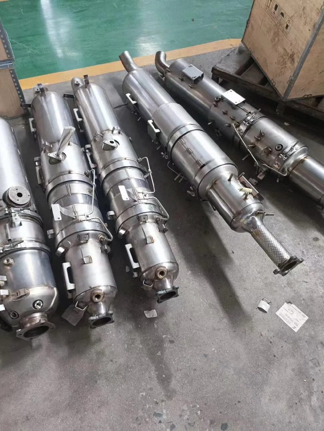 Nxg1201tfw111-010 Specializing in The Production of Custom-Made, Exhaust Pipes and Silencer for Various Cars, Trucks, Construction Machinery, and Engines