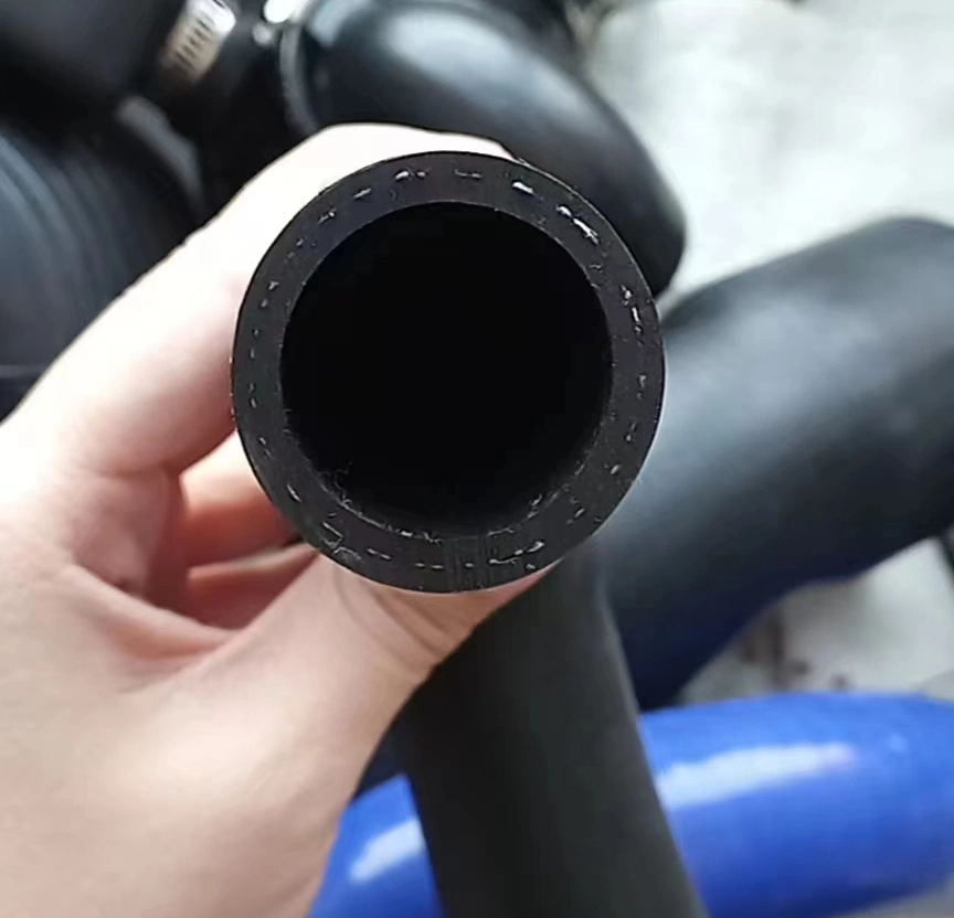 16572-37130 Factory Wholesale Auto Parts Universal Radiator Air Intake Coolant Flexible for Toyota Auto Part Cooling System Rubber Product Radiator Hose