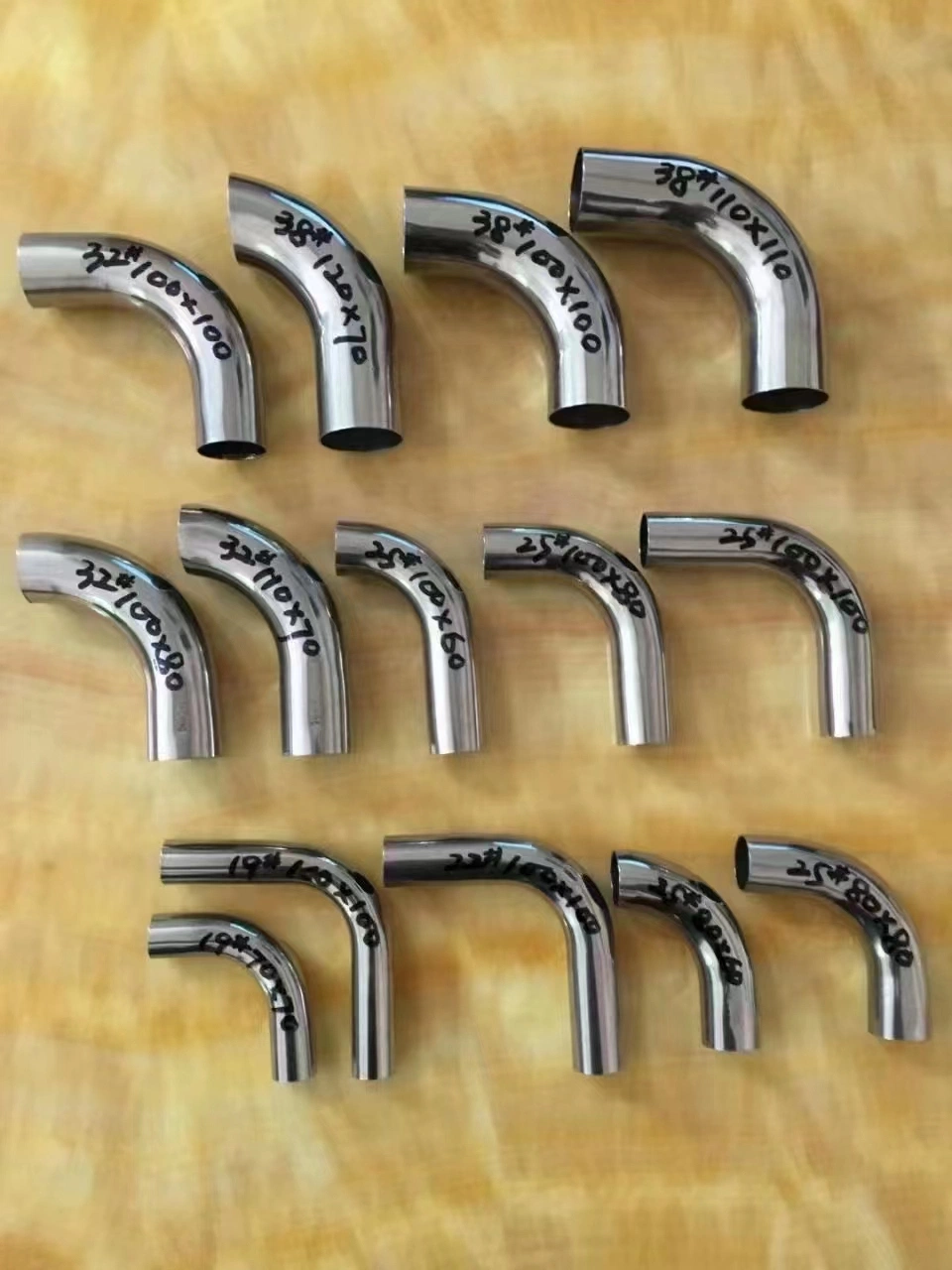 Auto Accessory Engine Exhaust Elbow Stainless Steel Bend Shaped Vent Exhaust Pipe 2.5 in Exhaust Elbow Mandrel Bends Pipe SS304 90degree Custom Auto Pipe