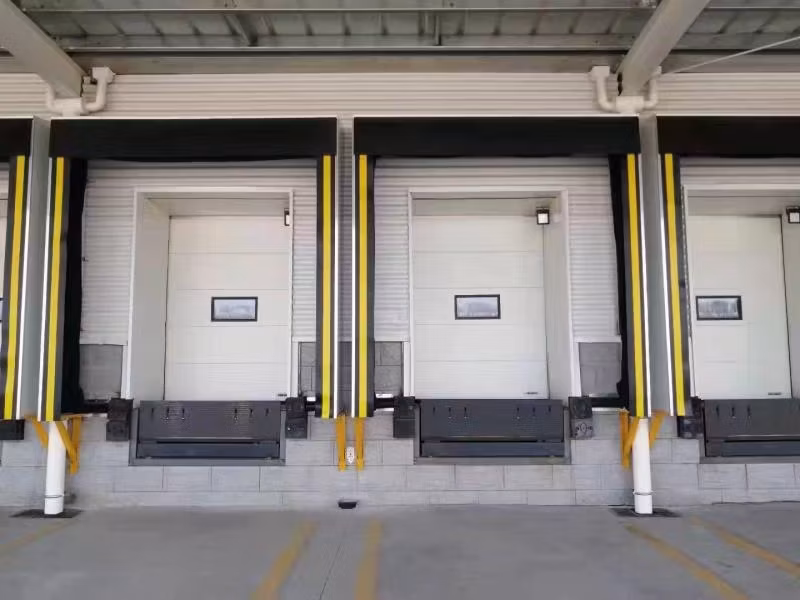 Mechanical or Retractable PVC Fabric Curtain Loading Dock Door Seal or Dock Shelter for Logistics Warehouse Loading Bays