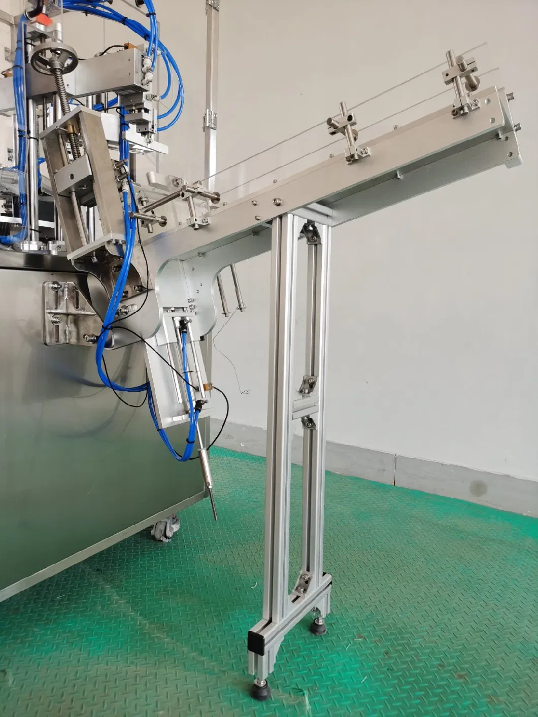 Automatic Plastic Ampoul Filling and Sealing Machine