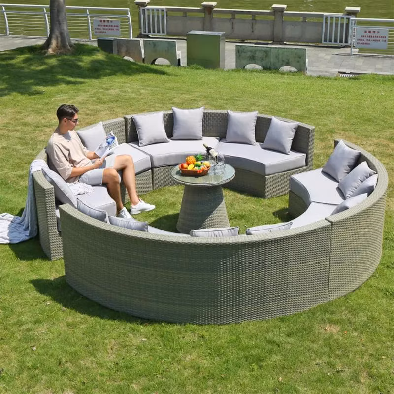 Tg Wholesale Outdoor Restaurant Rattan Garden Patio PE Wicker Dining Chair and Table Furniture