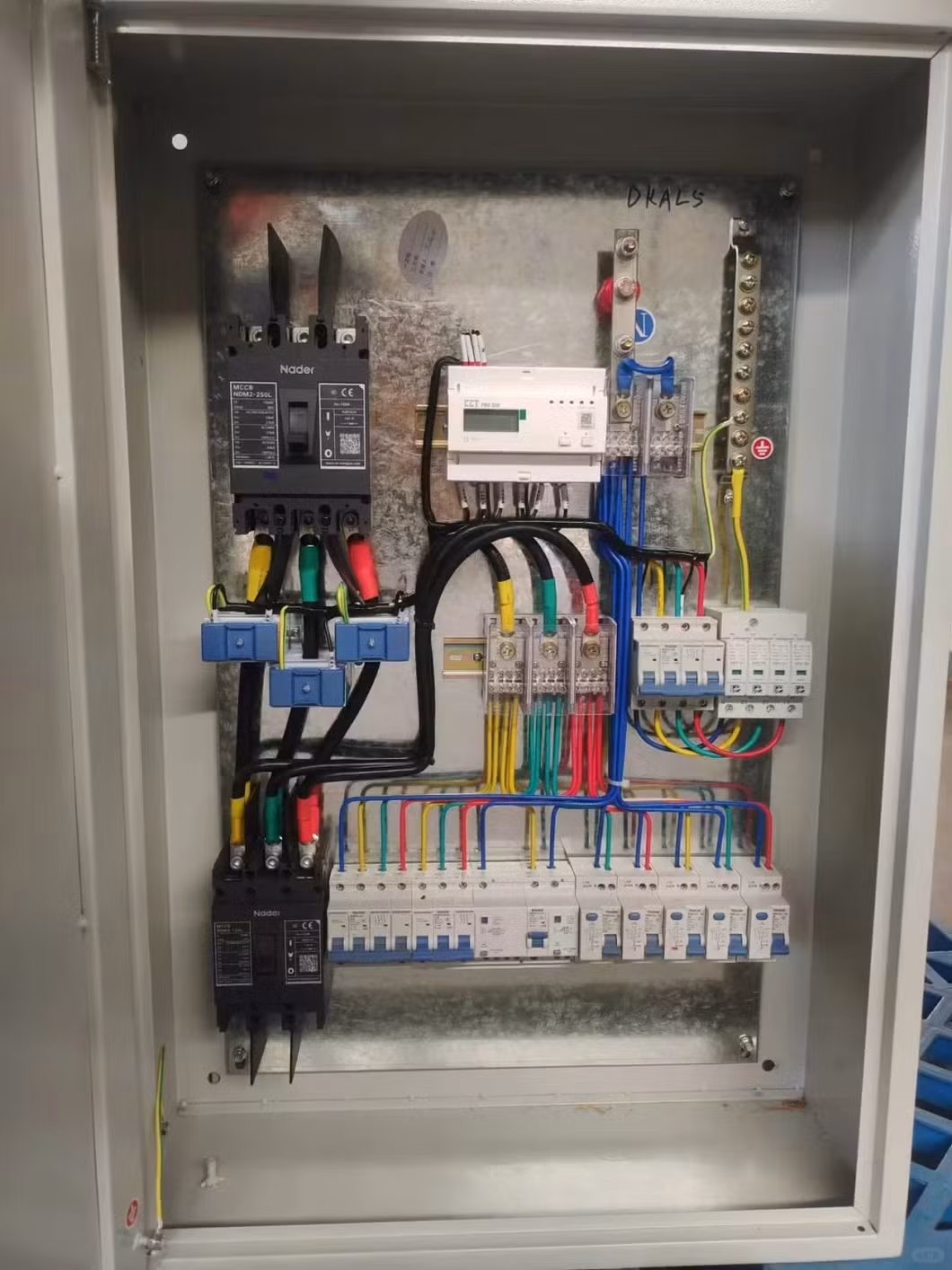 Efficient Complete Set of Low Voltage Switchgear for Indoor Applications