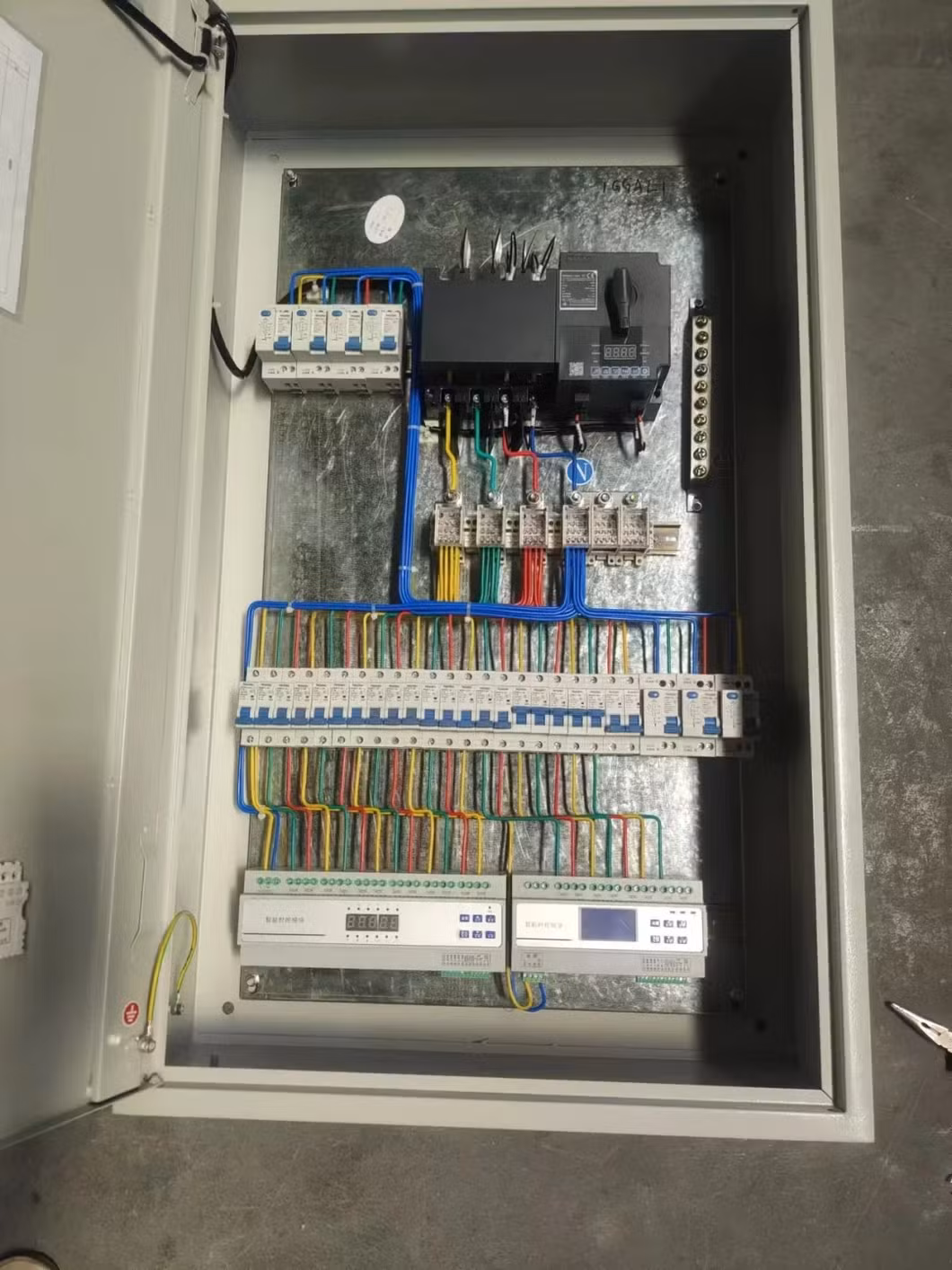 Efficient Complete Set of Low Voltage Switchgear for Indoor Applications