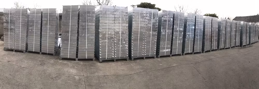 Custom Built-in Galvanised Steel Manhole Covers