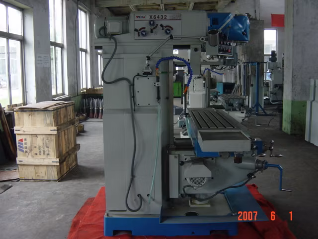 Chinese Precision Metal Universal Verital Milling and Horizontal Milling Machine (X6436)