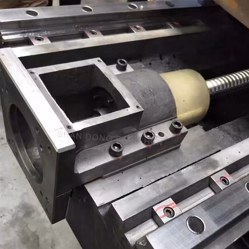 Large CNC Vertical Machining Center Vmc1580 Heavy Cutting