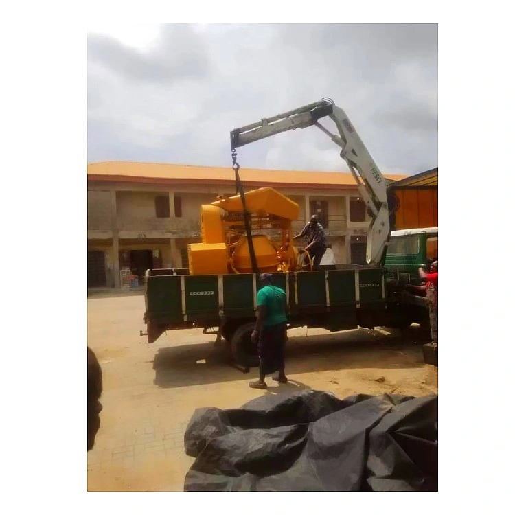 Self-Loading Concrete Mixer with Elevator and Winch