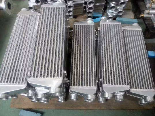 High Quality Polished Aluminium Universal Intercooler for Engine Cooling System