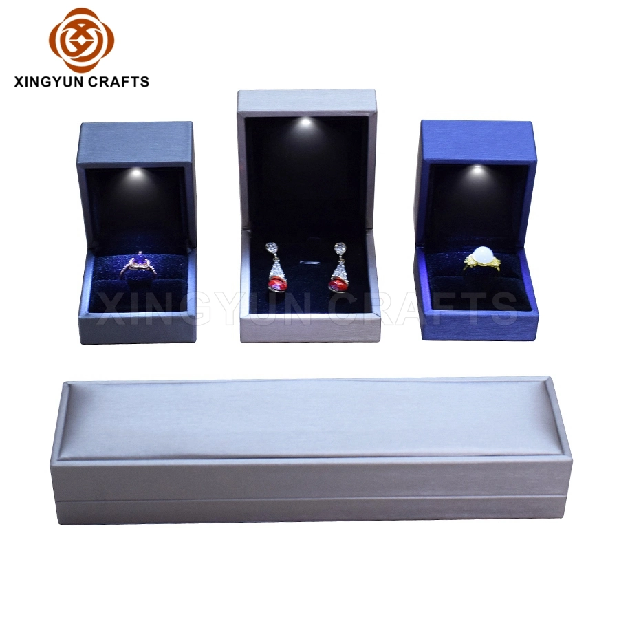 2022 New Personalized Wooden Jewelry Packaging Box Luxury Diamond Ring Gift Box with LED Light