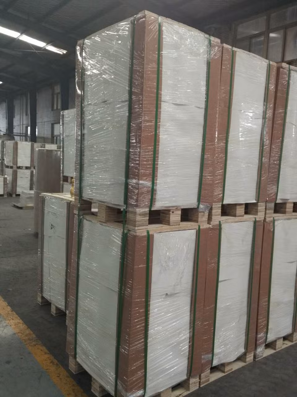 68 GSM Waterproof High Wet Strength Vacuum Metallic Paper for Label