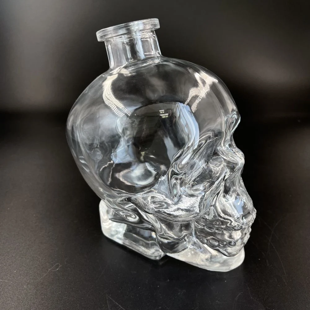 Unique 750ml High Quality Skull Shape Glass Spirits Liquor Wine Bottle Packaging for Vodka Whiskey