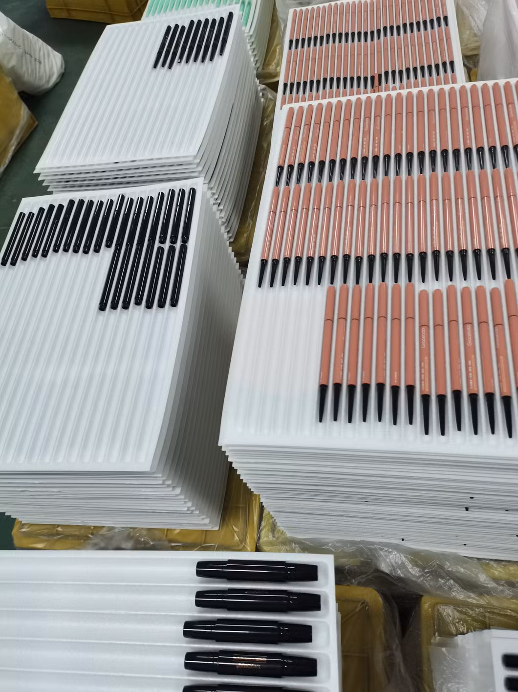 Luxury Cosmetic Packaging Empty Round Plastic Mascara Tube