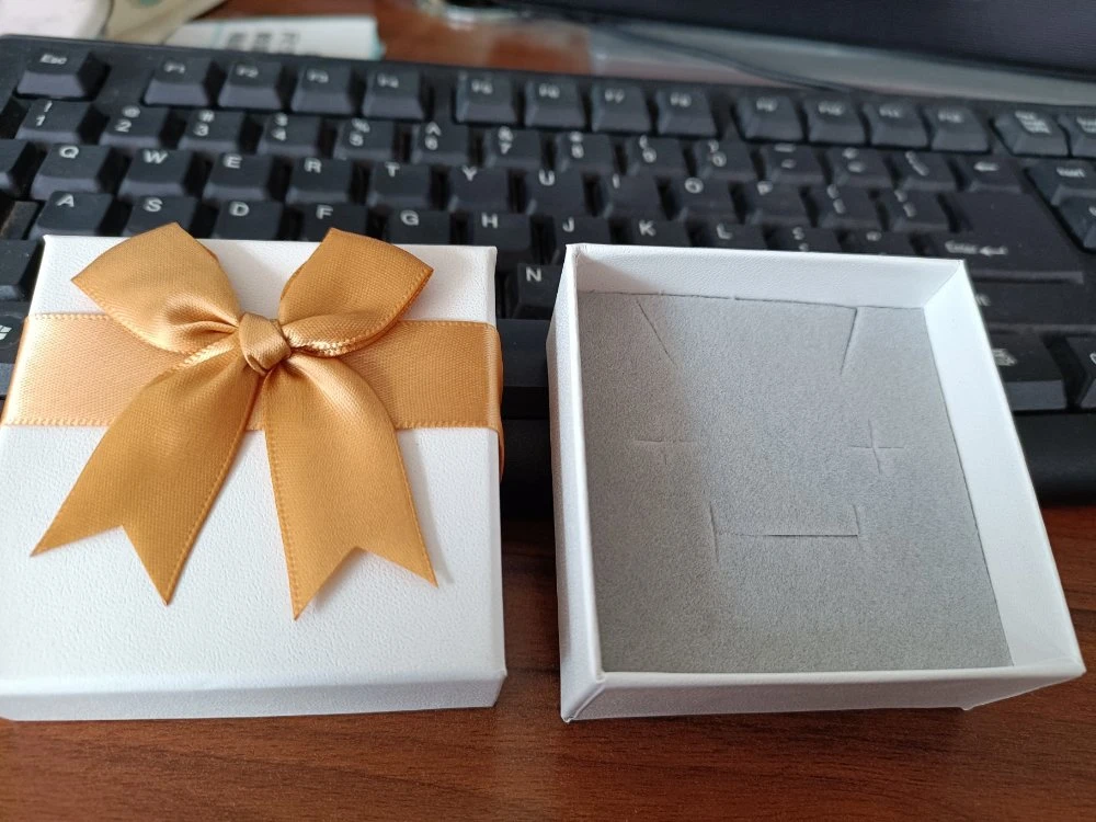 Wholesale Luxury Jewelry/Ring/Earring Packaging Rigid Paper Cardboard Lid and Base Gift Boxes