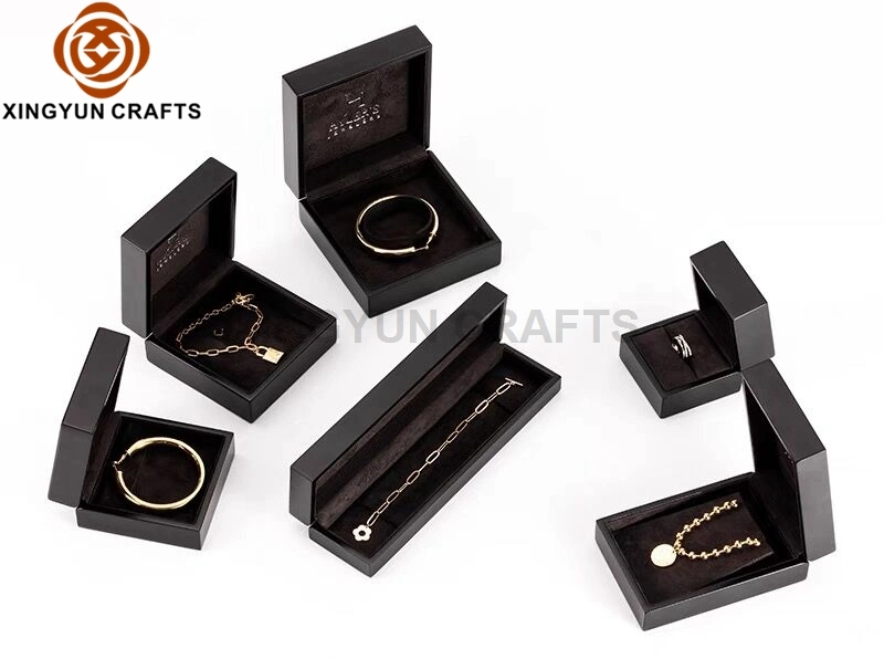 Custom Wholesale Walnut Jewelry Display Box Wood Jewel Bracelet Watch Packaging Box