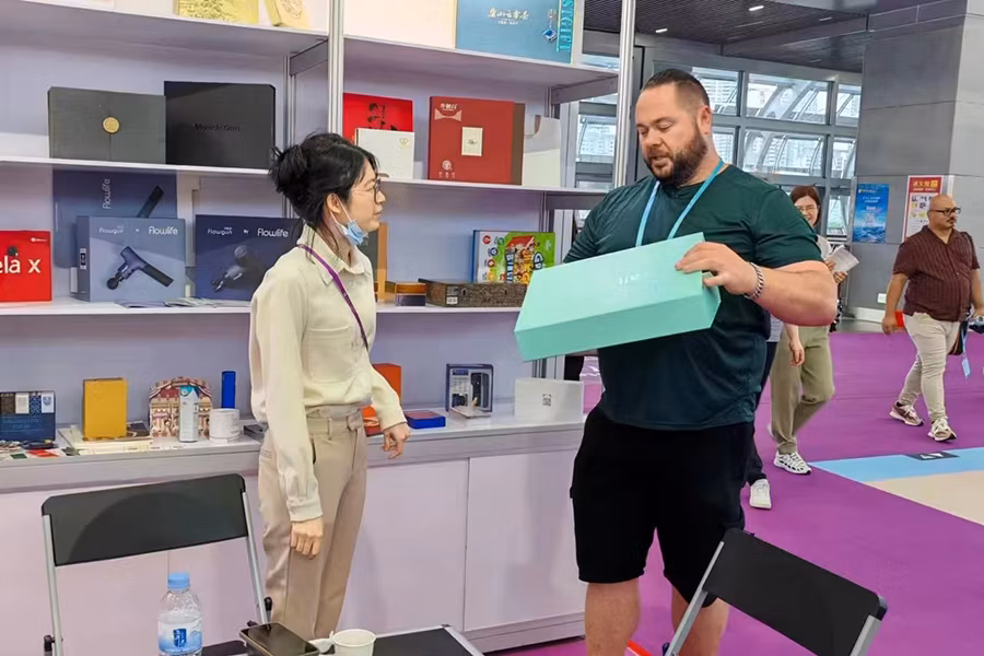 Wholesale Kraftpaper Tube for Oil Cardboard Cosmetic Cylinder Packing Box for Packaging