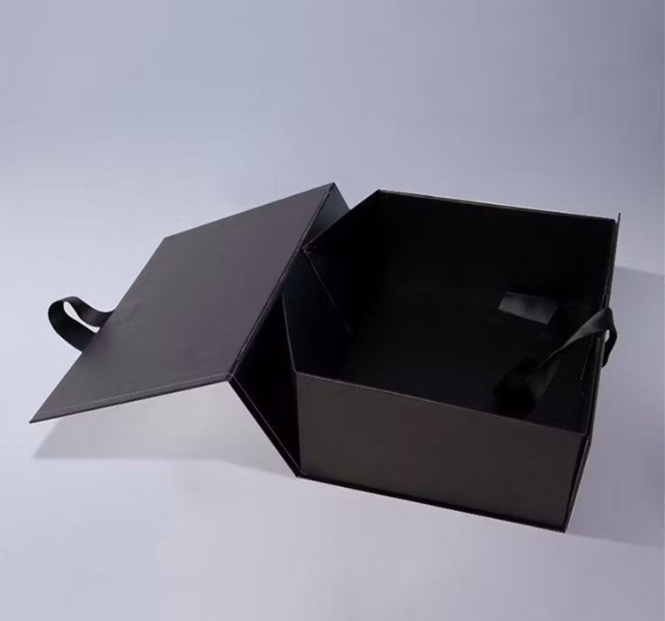 Custom Luxury Handmade Flip Top Cardboard Paper Magnetic Closure Gift Set Box Packaging with Foam Insert