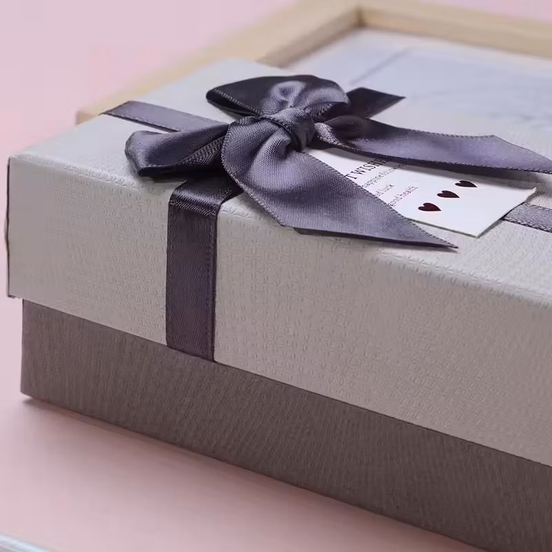 Cardboard Packaging Christmas Small Pack Gift Luxury Watch Paper Box with Lid