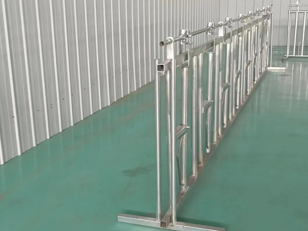 High Quality Hot-DIP Galvanized Cow Headlocks for Cattle Sheep Farm Equipment