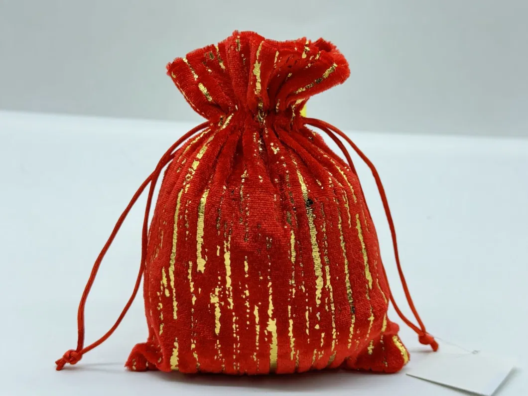 Best-Selling Christmas Velvet Drawstring Bag Manufacturer&prime;s Candy Apple Flannel Cloth for Holiday Gift Wrapping