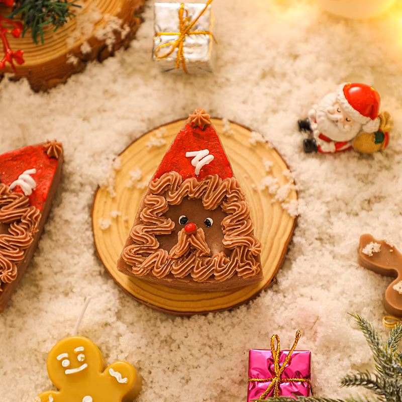 Christmas Atmosphere Cute Little Gift Wholesale Aromatherapy Candles with Hand Gift Creative Handmade Santa Claus Cake Candles