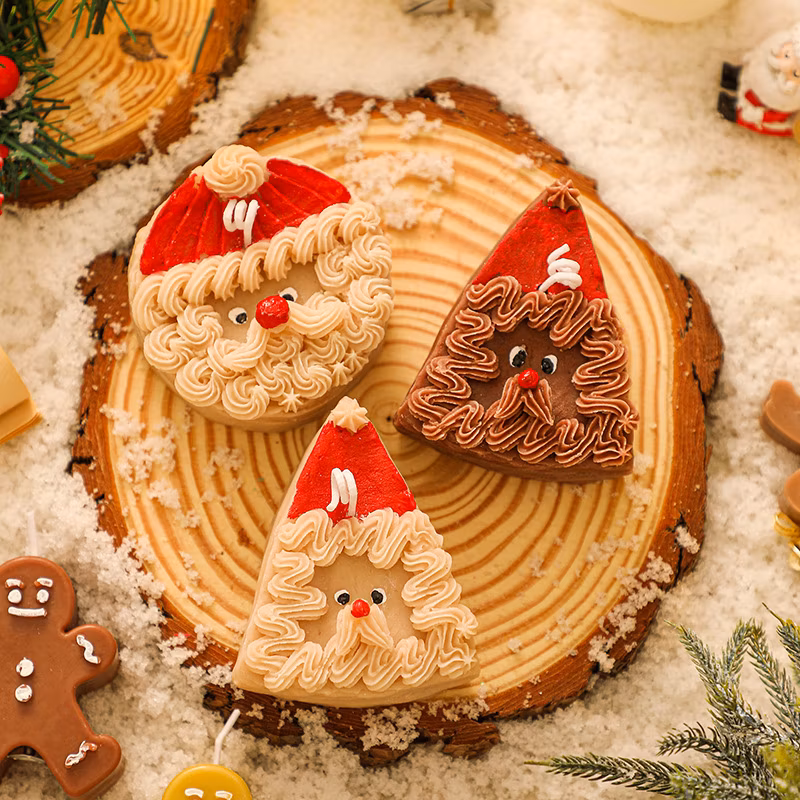 Christmas Atmosphere Cute Little Gift Wholesale Aromatherapy Candles with Hand Gift Creative Handmade Santa Claus Cake Candles