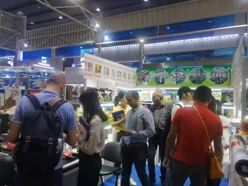 Spot UV Printing and Good Moisture Proof Plastic Cookie Candy Biscuit Food Packing with Side Gusset