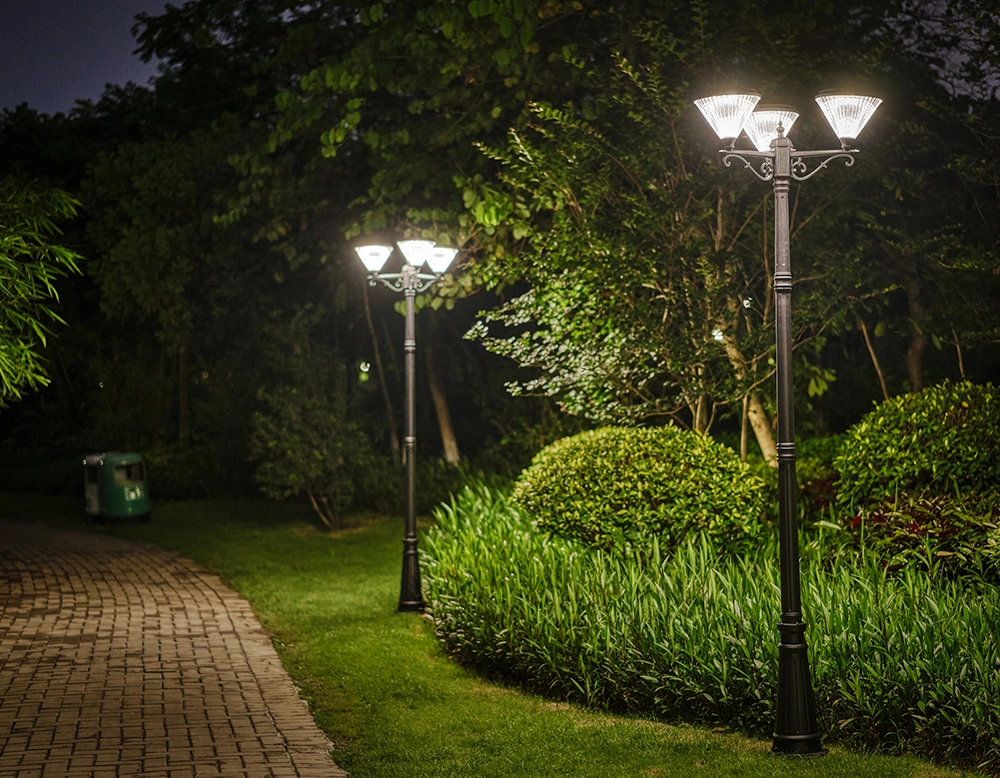 New Design Outdoor Lamp Post for Garden Use Solar Light Series Outside Solar Garden Light