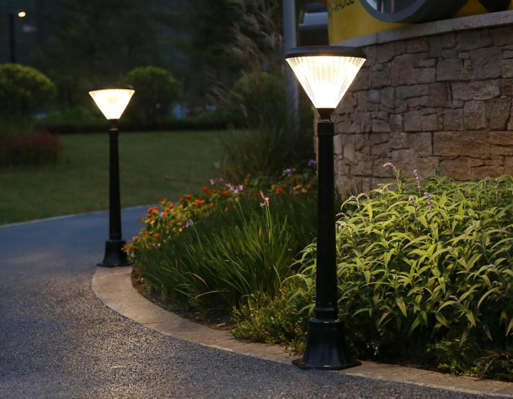 New Design Outdoor Lamp Post for Garden Use Solar Light Series Outside Solar Garden Light