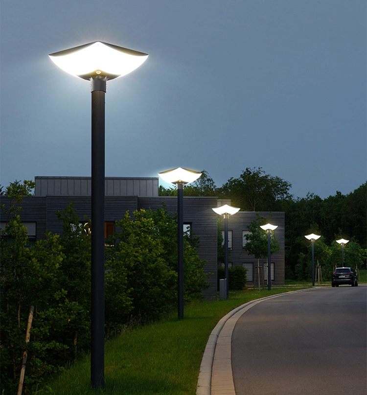 New Energy Design Exterior Parking Lot Waterproof Walkway Light 60W LED Solar Garden Lights