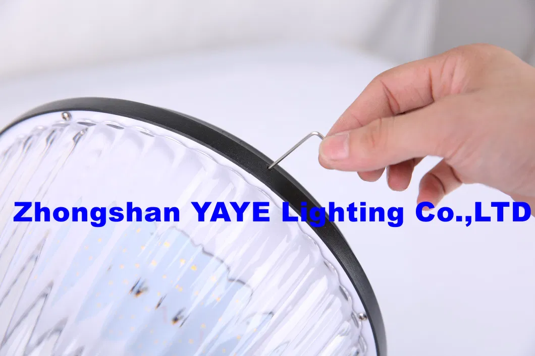 Yaye Zhongshan Supplier Manufacturer Hot Selling LED Solar 50W Lawn Pathway Landscape Yard Decoration Outdoor Waterproof IP65 SMD 150W 250W Solar Garden Light