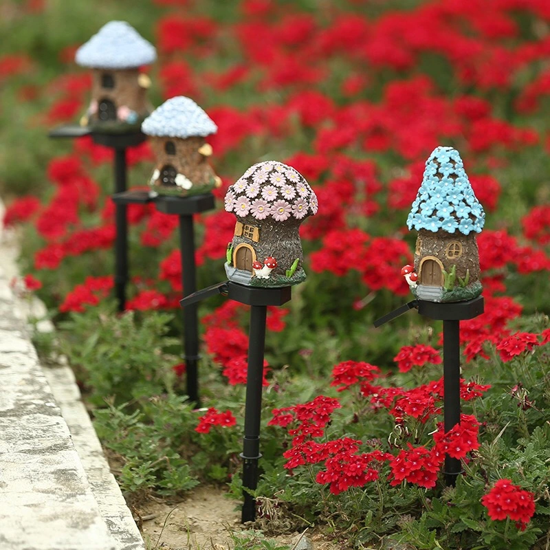 Brand New Products Outdoor Resin Cute Solar Lights House Garden Pathway Stake Resin Solar Lights Garden Decoration Lawn Lights