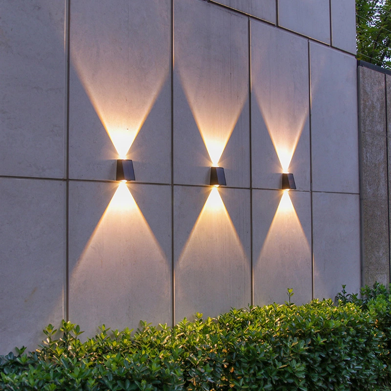 Solar Trapezoidal Wall Washing Lamp up and Down Lighting Light for Courtyard