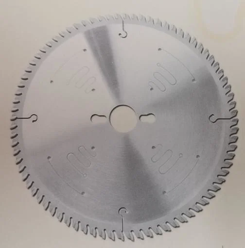 Quality Saw Blade for Cross Cutting Woodworking Tool