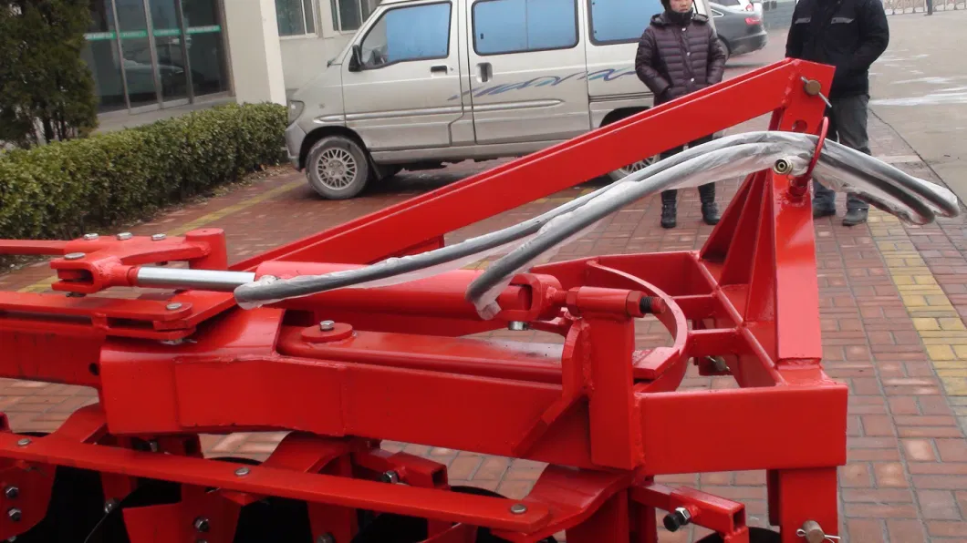 Made in China High Quality, Hydraulic Disc Plow Tillage Width 0.75-1.5 M. Tillage Depth Is 25-30 Cm, Standard Three-Point Suspension for Four-Wheel Tractors.