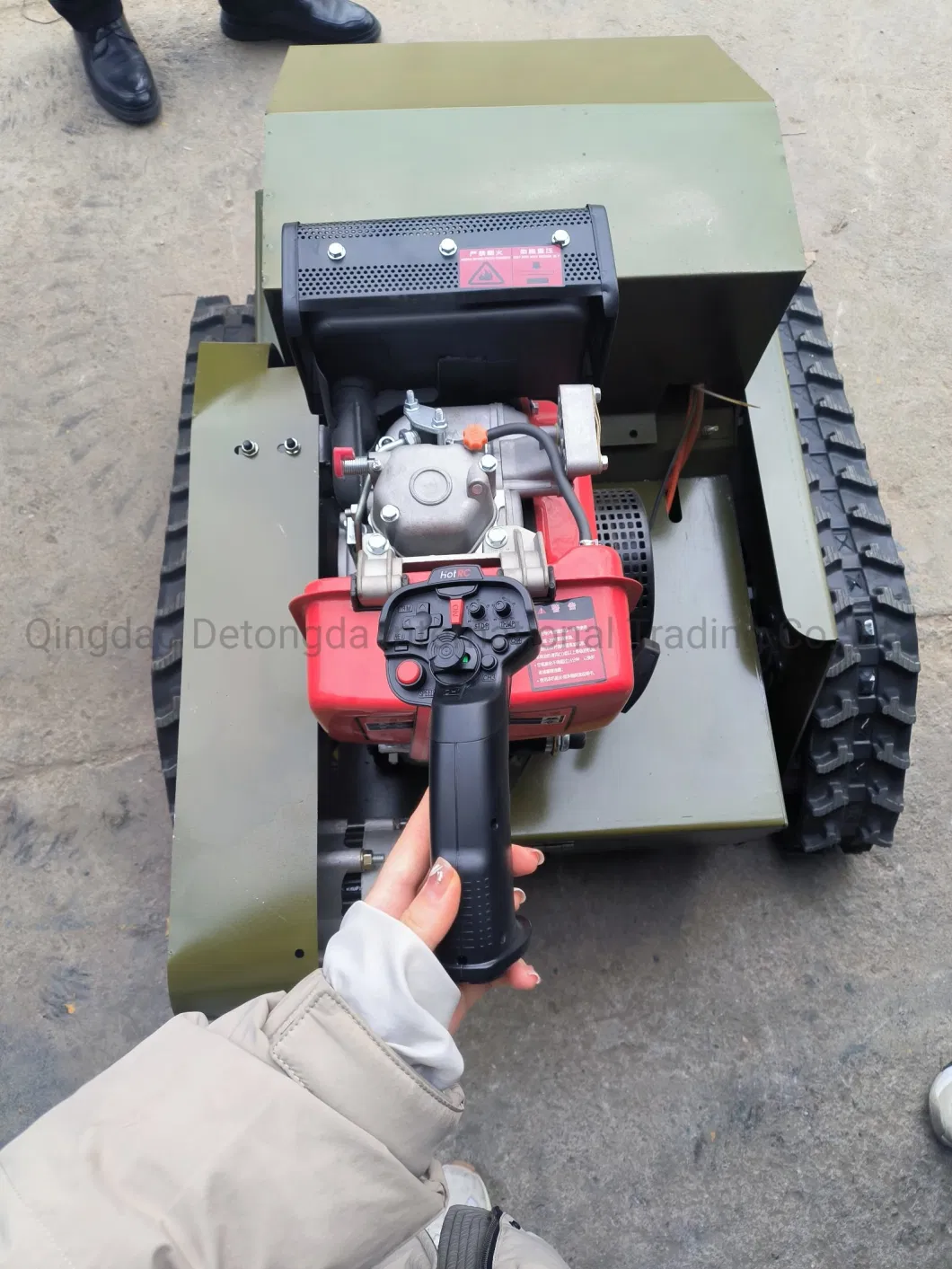 Factory Wholesale Straight Metal Remote Control Crawler Electric Lawn Mower