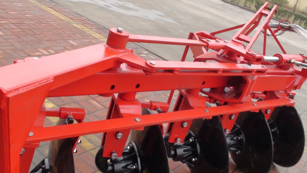 Made in China High Quality, Hydraulic Disc Plow Tillage Width 0.75-1.5 M. Tillage Depth Is 25-30 Cm, Standard Three-Point Suspension for Four-Wheel Tractors.