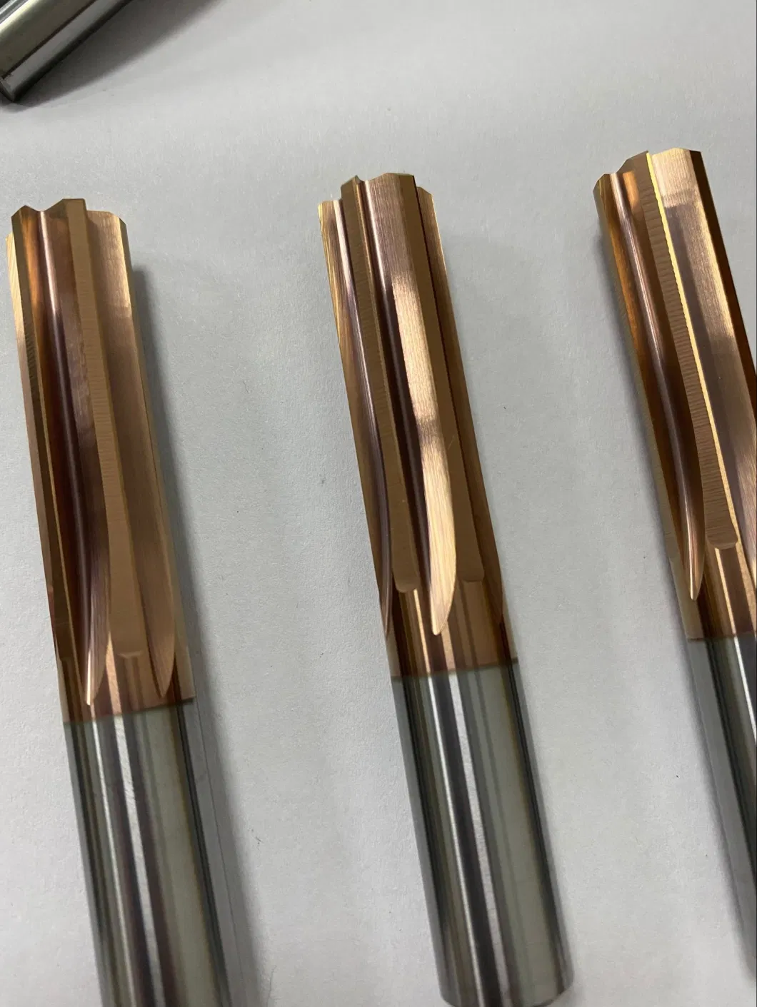 China Manufacturer Low Price 6 Flutes HRC55 Carbide Reamers with High Quality