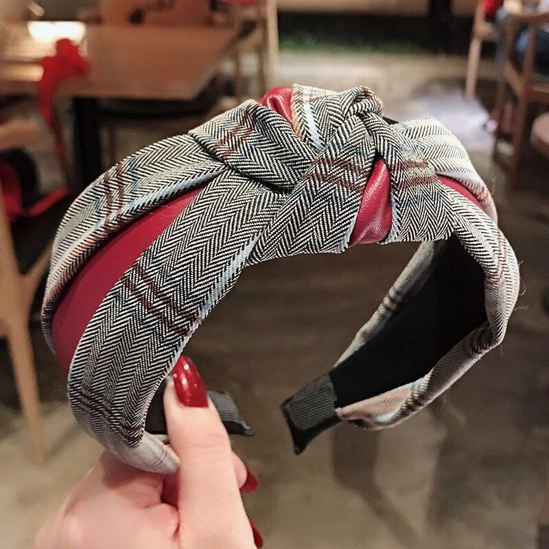 Wholesale Korean Middle PU Leather Fashion Hairband Women&prime;s Head Band Wide Edge Knotting Twill Grid L Cloth Face Band