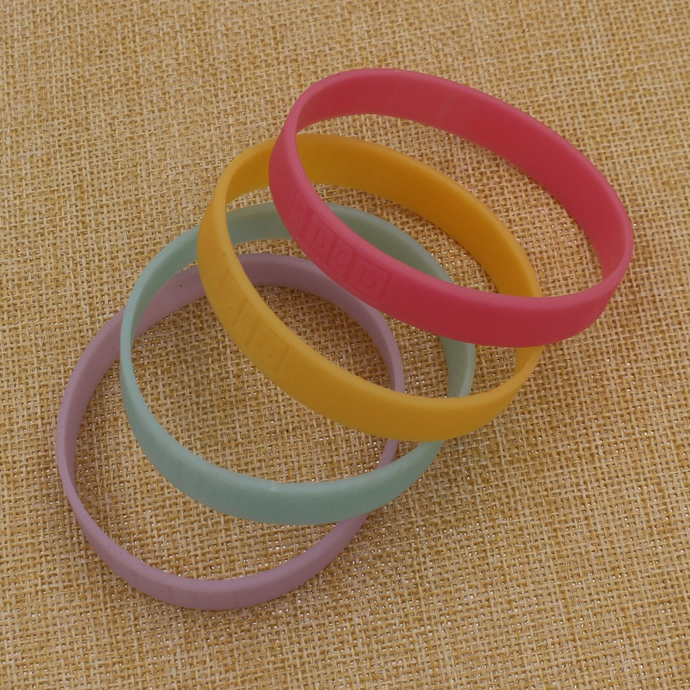 2023 Newest Design Custom Sport Bracelet Light Silicone Wristband for Young