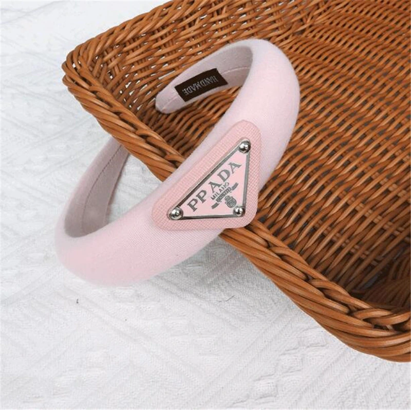 Wholesale Designer Luxury Sponge Thick Hair Band Women&prime;s Hair Band Letter P Solid Logo Brand Headband