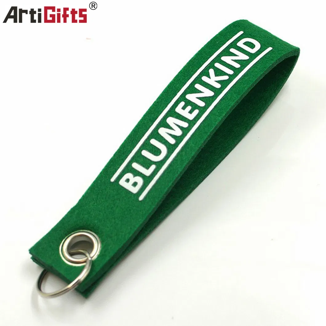 Fashion Custom Green Felt Metal Keychain