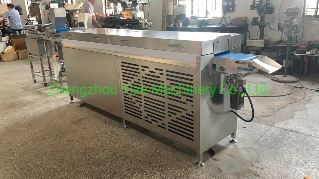 Automatic Chocolate Enrobed Melting Candy Bar Covering Caramel Enrobing Coating Making Machine