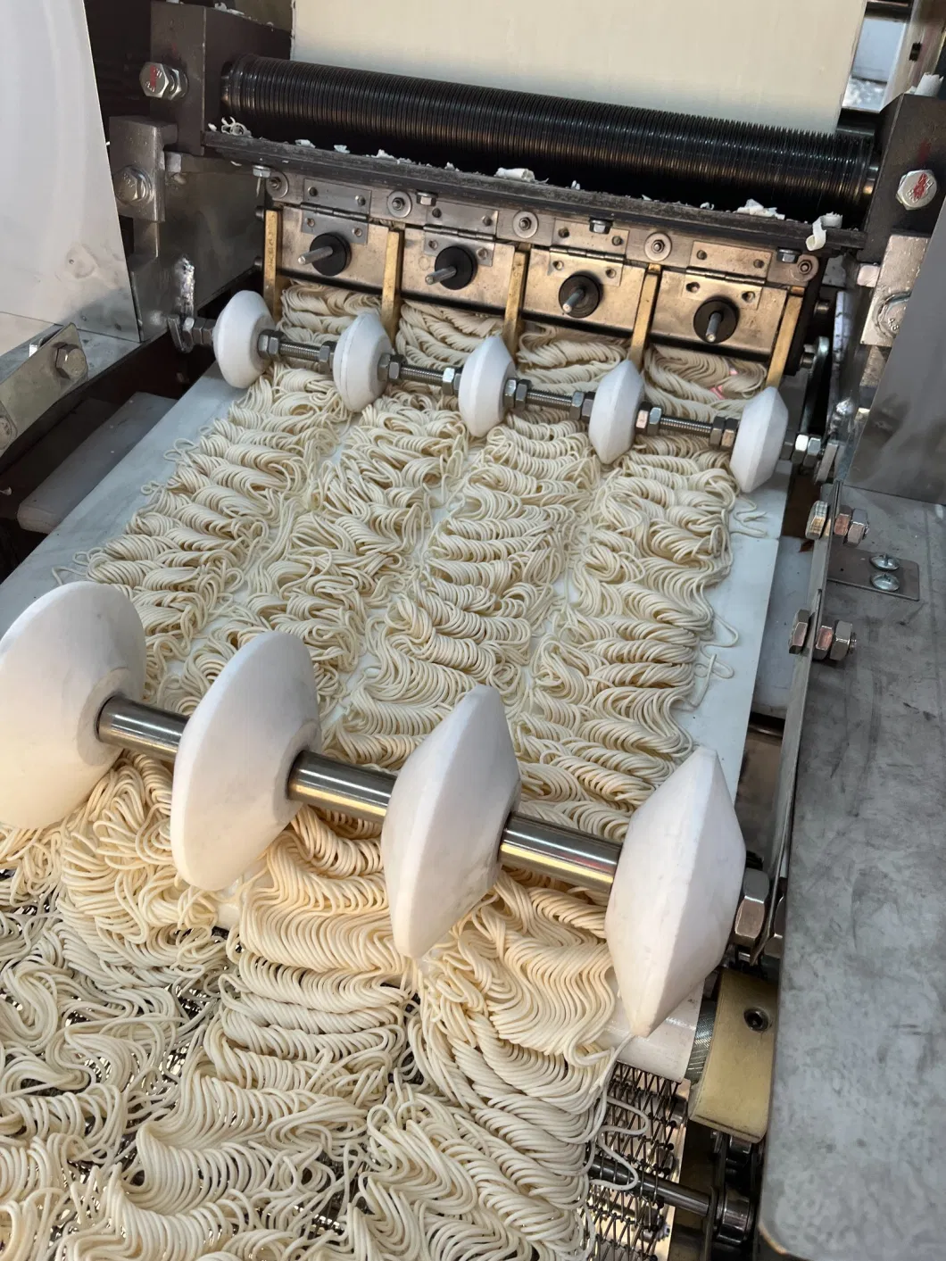 Ramen Production Line Korean Soybean Paste Noodle Maker Paper Pot Instant Noodle Making Line