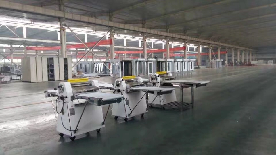 Kitchen Dough Sheeter Roller Machine Automatic Dough Sheeter Cutter Machine for Making Crisp Pastries