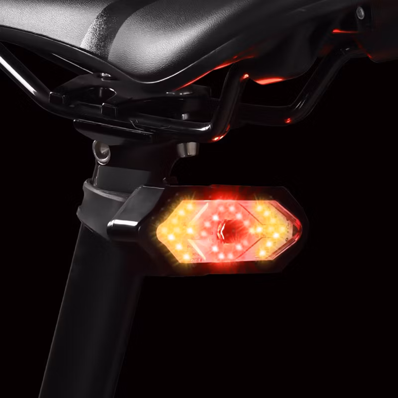 Wholesaling Price USB Wireless Remote Control Turn Signal Bicycle Tail Light