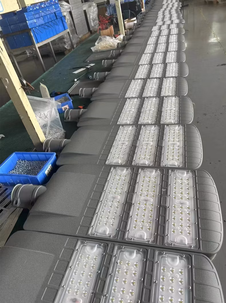 Light Messenger High Bright Solar LED Street Solar Light 50W 100W 200W 300W Split Lamp Post Best Outdoor Garden Powered LED Solar Street Lighting