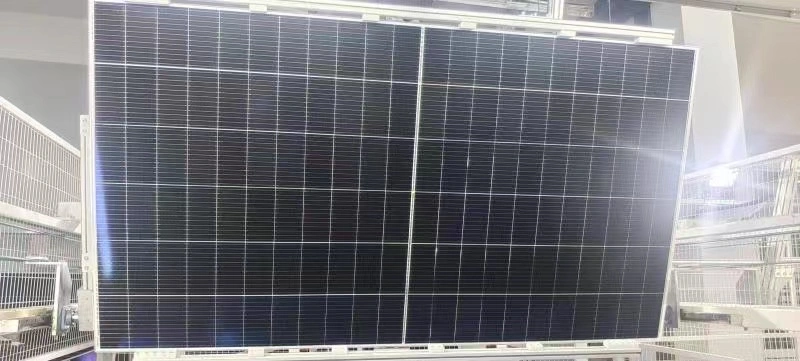 210mm Photovoltaic 650W-670W Half Cut Mono Solar Panel Home Balcony Solar System