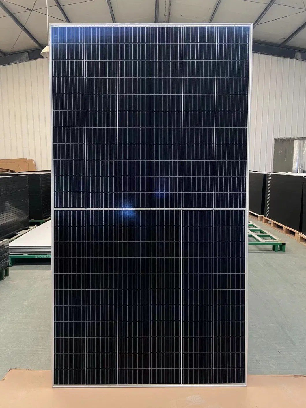 Top Efficiency 670W Monocrystalline Solar Panel