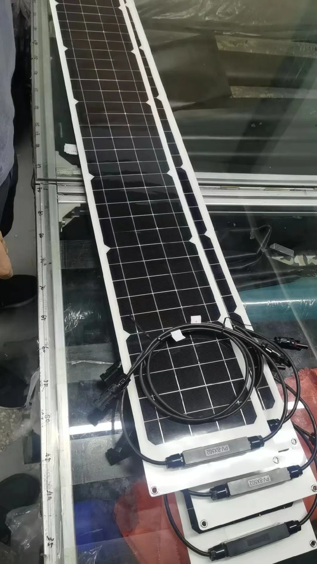 10W Light Weight Easy Carry Sunpower Flexible Bendable Flexual Winding Crooked Curving Curly Tortuous Solar Panels